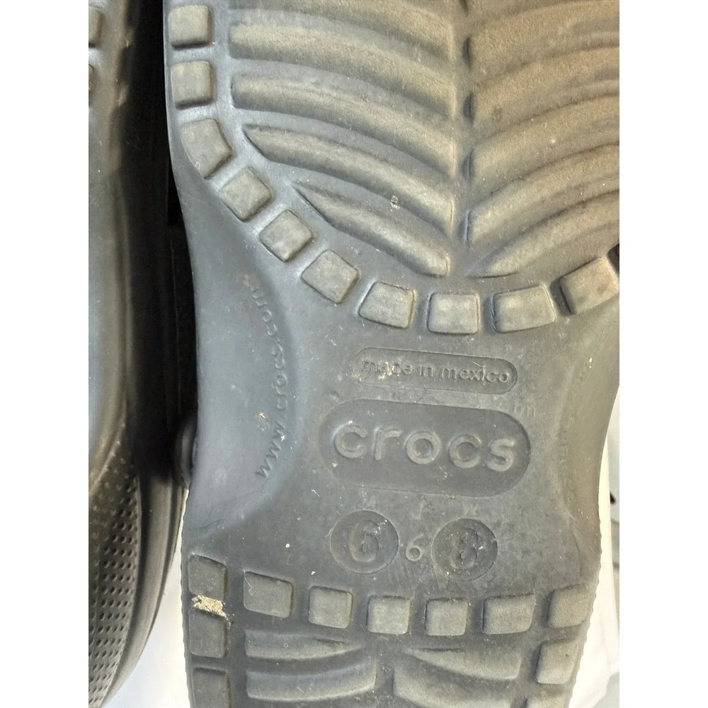 Crocs Classic Clogs Black Mens 6 Womens 8 W/ Jibbitz Slip On Casual